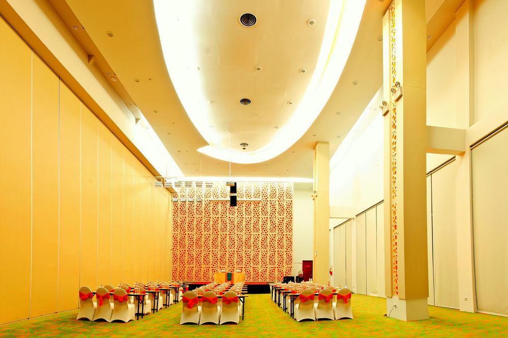 แฮร์ริส โฮเต็ล บาตัม เซ็นเตอร์ Hotel Batam ภายนอก รูปภาพ