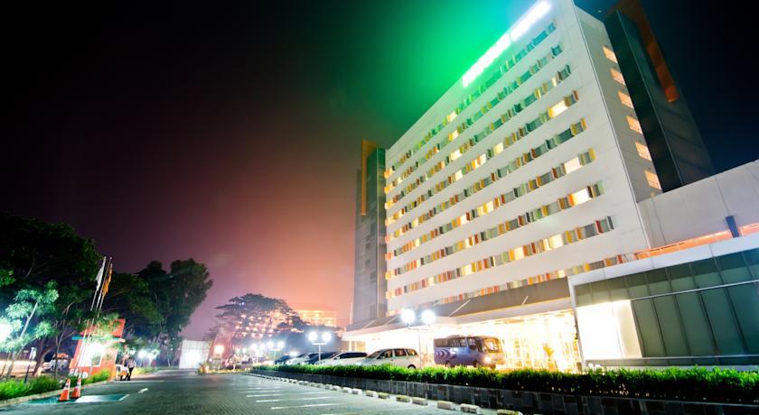 แฮร์ริส โฮเต็ล บาตัม เซ็นเตอร์ Hotel Batam ภายนอก รูปภาพ